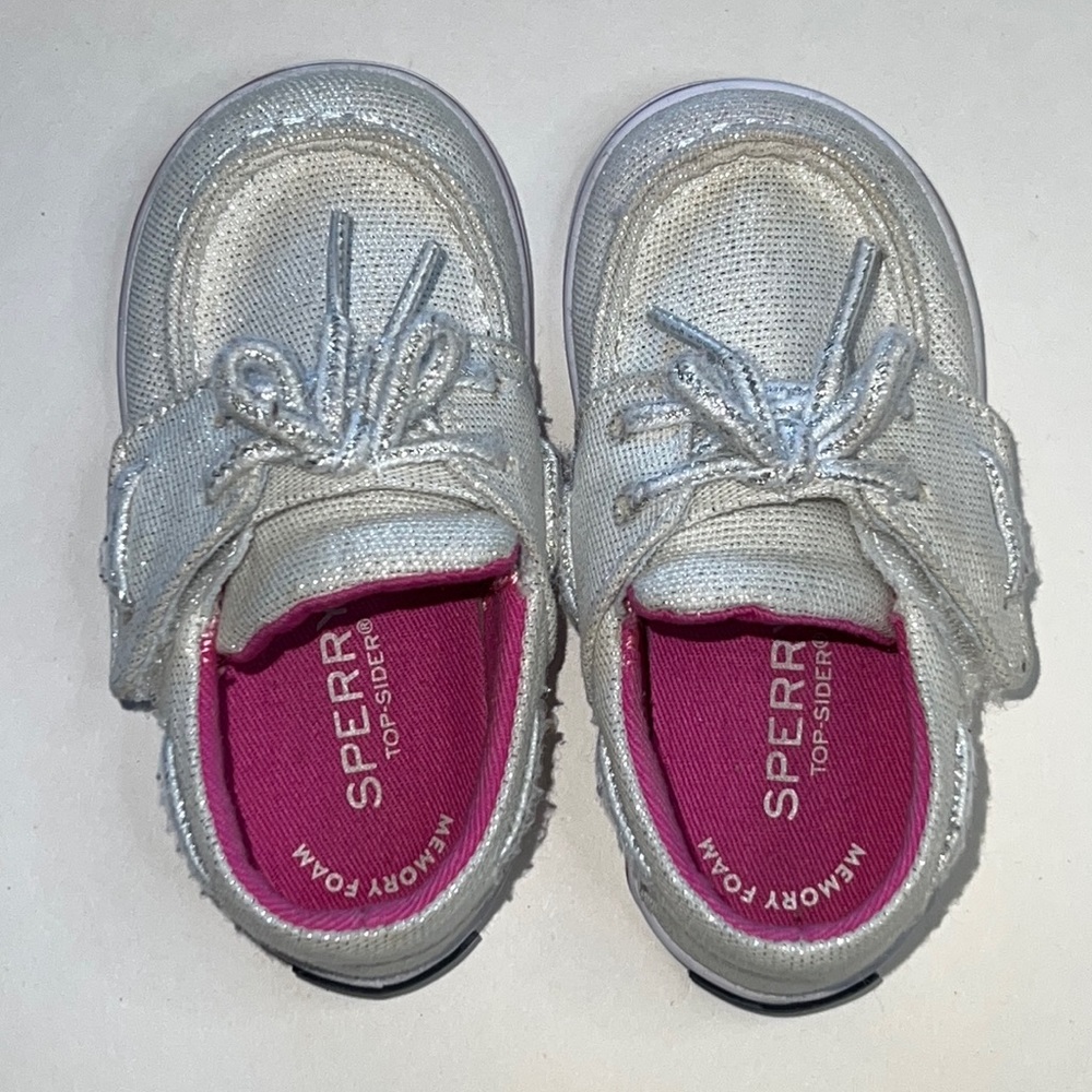 Infant SPERRY sneakers size 4m white/silver sparkles